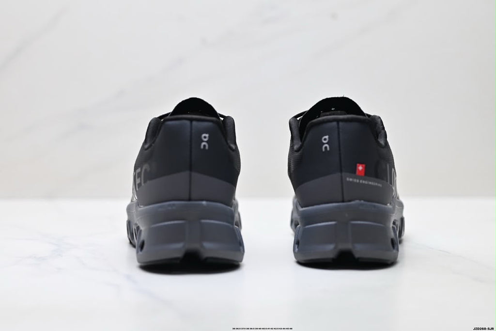 On cloud Monster Total black